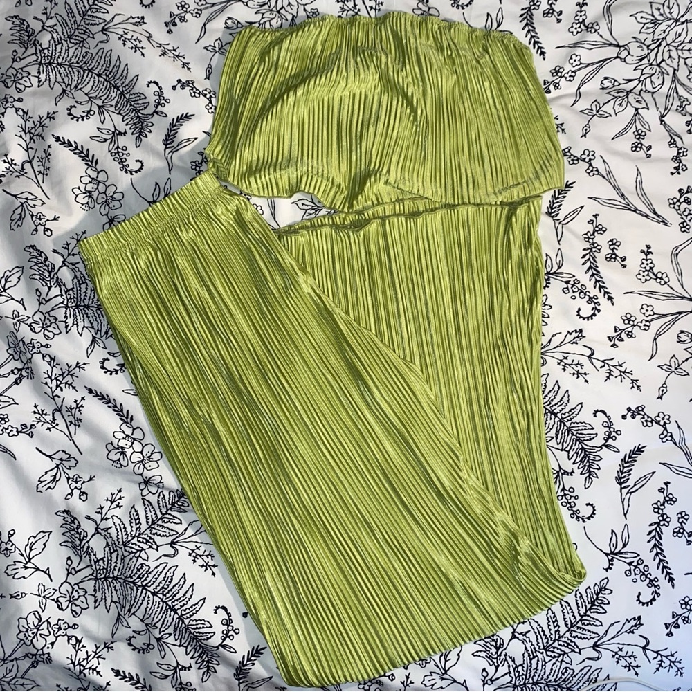 Green matching pants set with strapless top